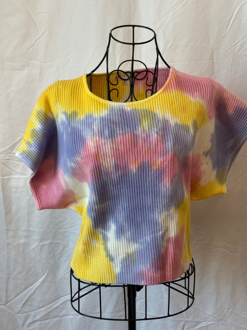 485 - Promesa Ribbed Tie-Dye Short Sleeve Top in Yellow, Purple, Pink NWOT